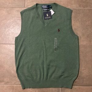 Polo. Mens sweater vest. Green. Size medium
